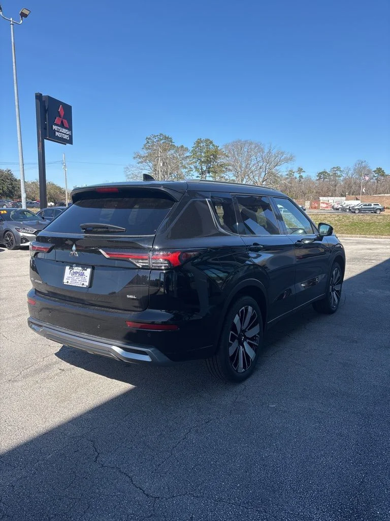 New 2026 Black Mitsubishi SEL 1.5T 2WD image 4