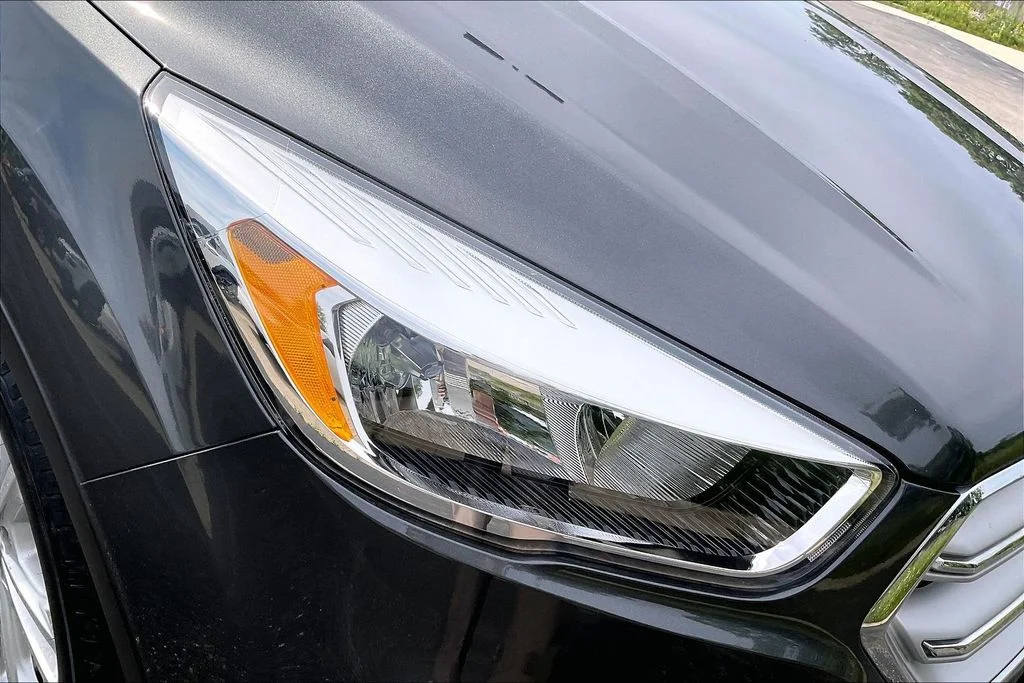 Used 2018 Gray Ford SE image 26