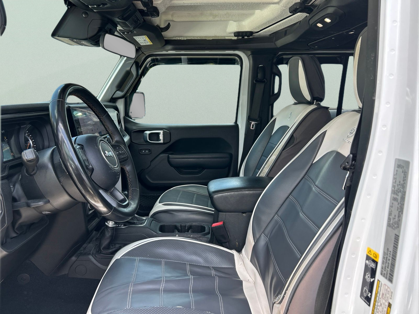Used 2024 White Jeep Sport S image 9