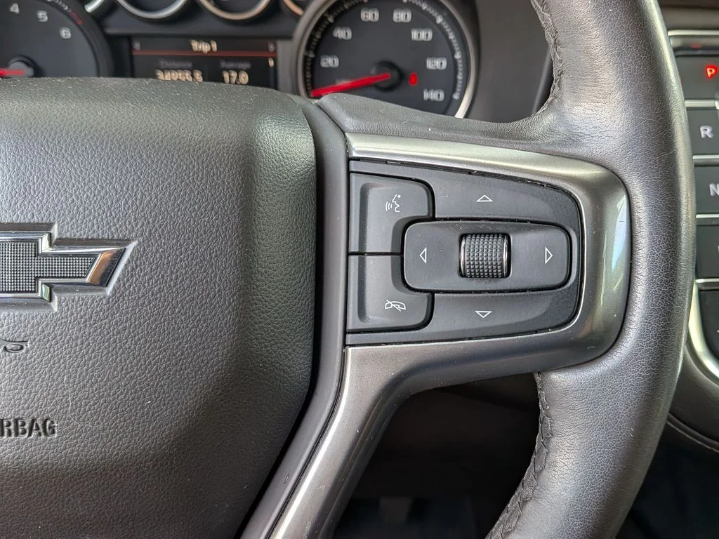 Used 2021 Red Chevrolet Z71 image 17