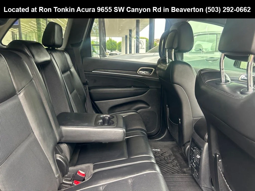 Used 2017 Diamond Black Crystal Pearlcoat Jeep Limited image 12