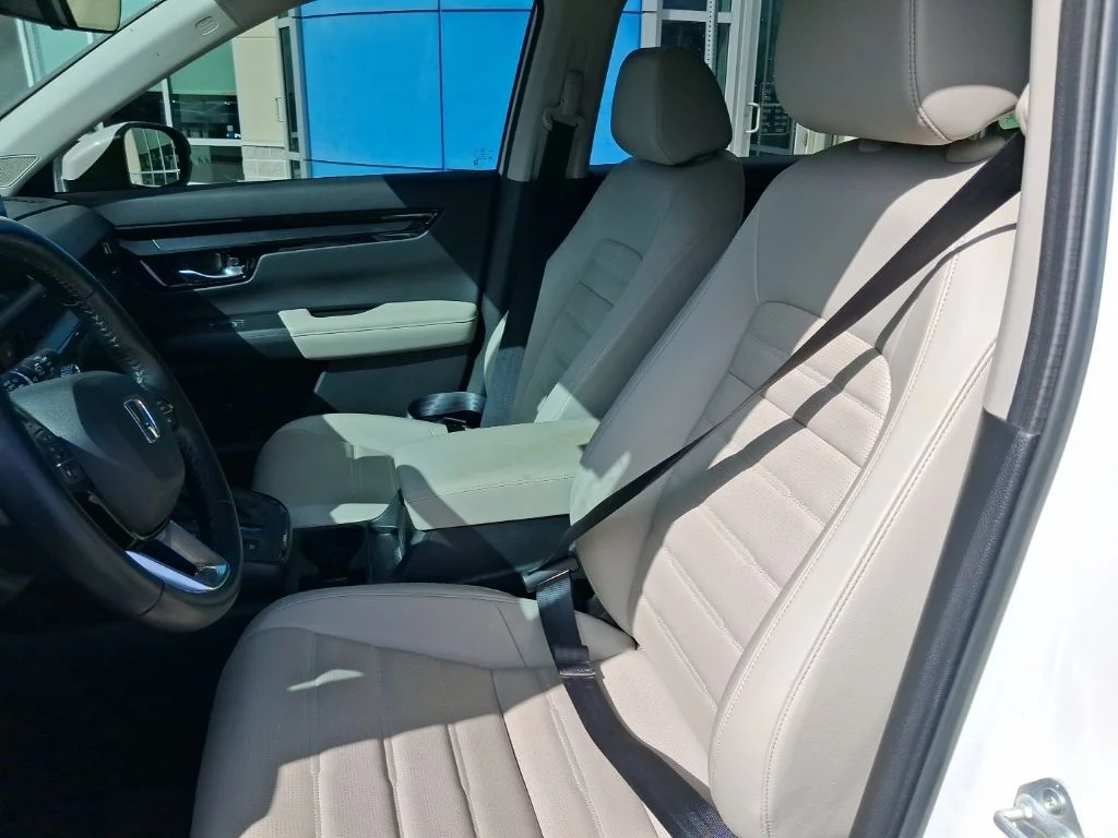 Used 2025 White Honda EX-L image 20