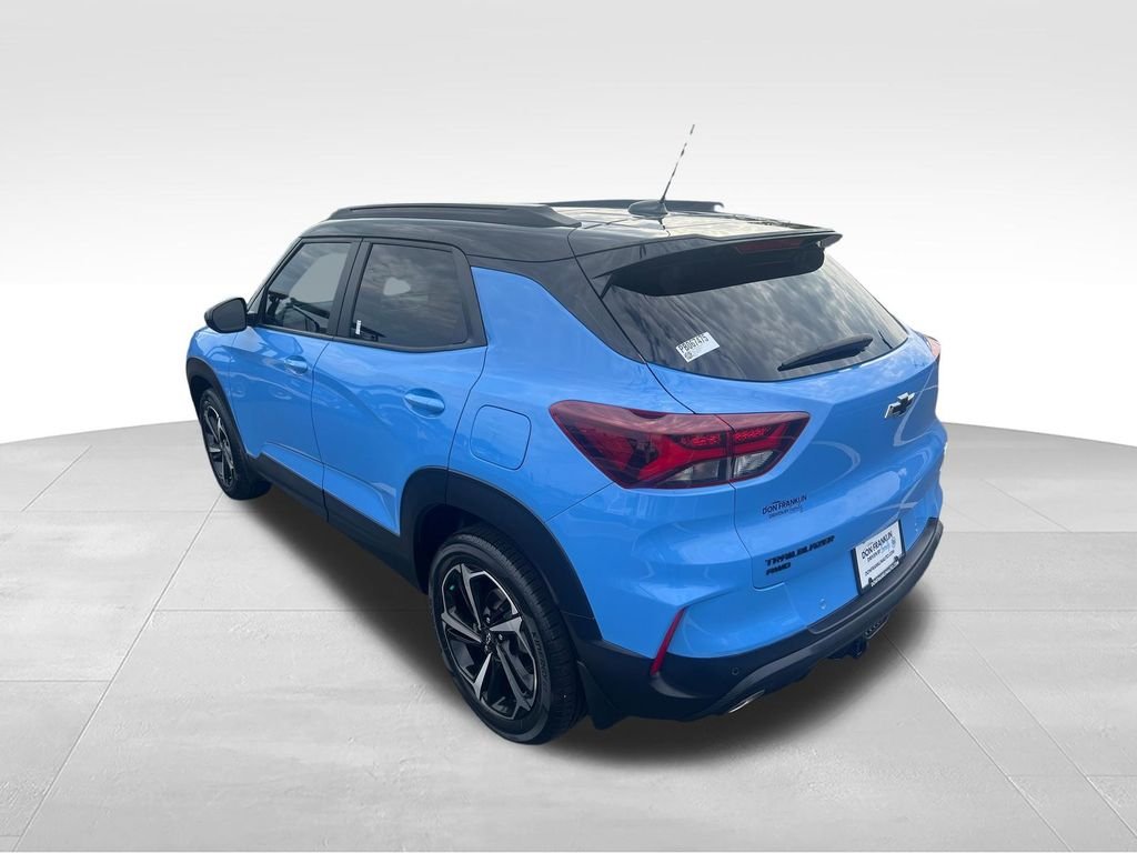 Used 2023 Blue Chevrolet RS image 3