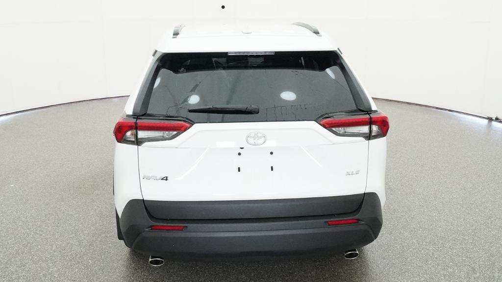 New 2025 Ice Cap Toyota XLE image 3