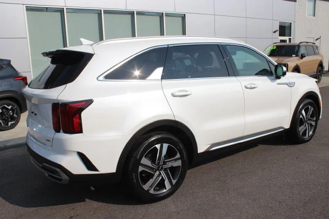 Used 2023 White Kia SX Prestige image 34