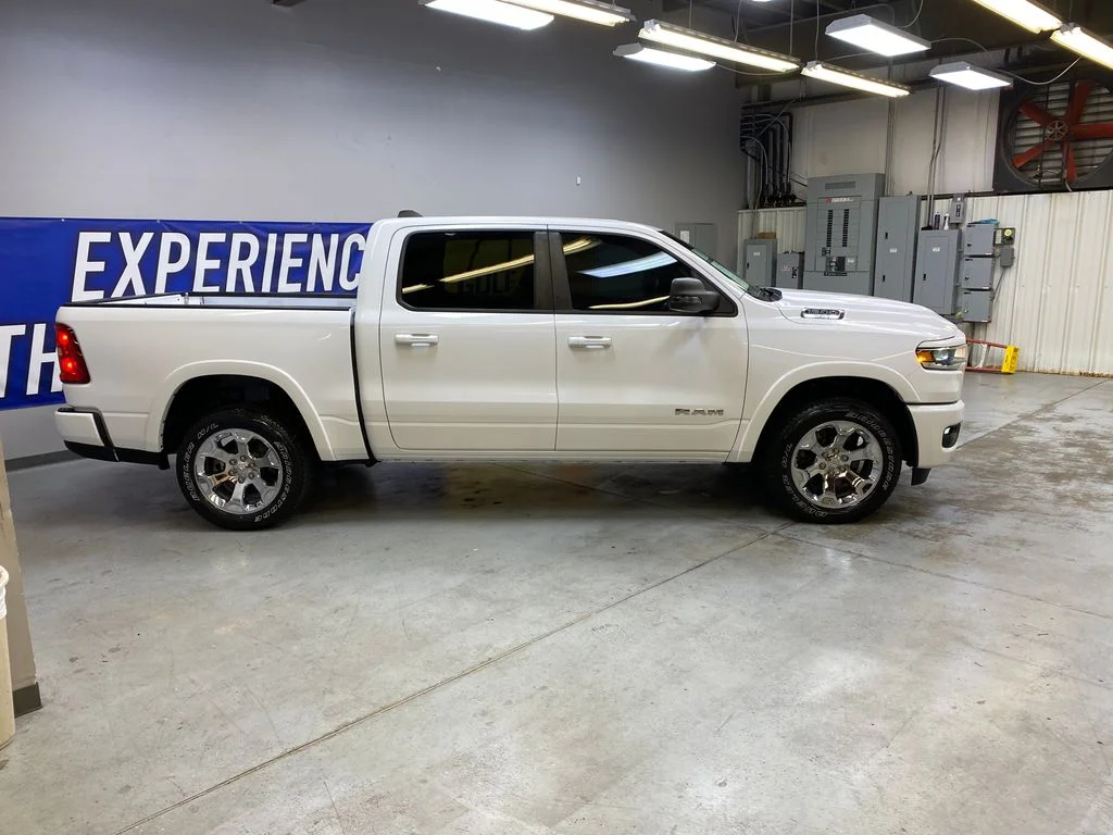 Used 2025 White Ram Big Horn/Lone Star image 8