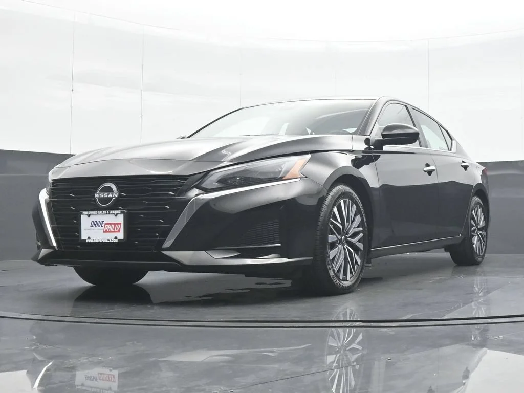 Used 2024 Black Nissan 2.5 SV image 25