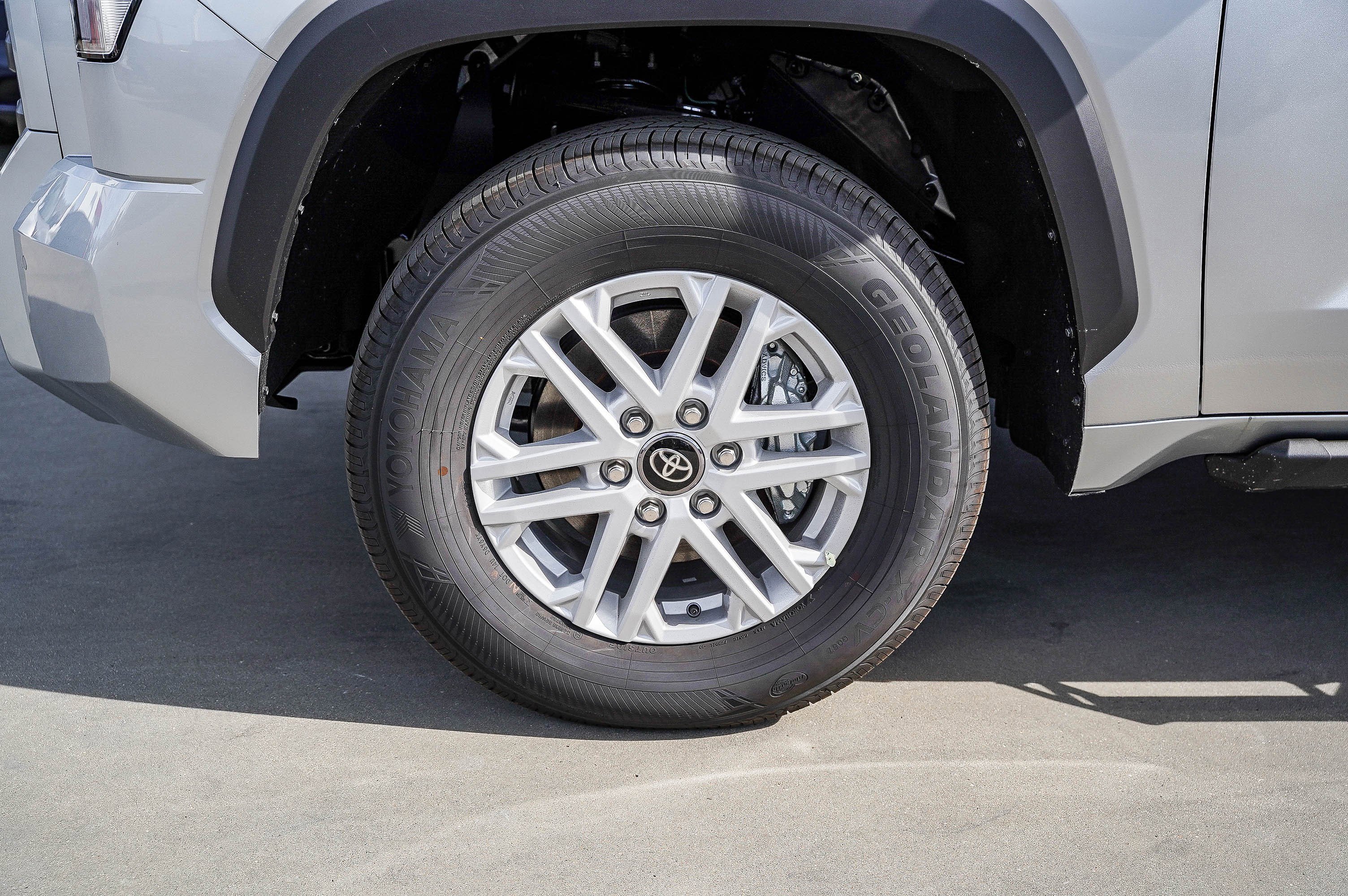 2026 Toyota Tundra SR5 - Photo 6