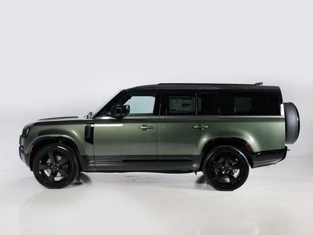 New 2026 Woolstone Green Land Rover X-Dynamic SE image 6