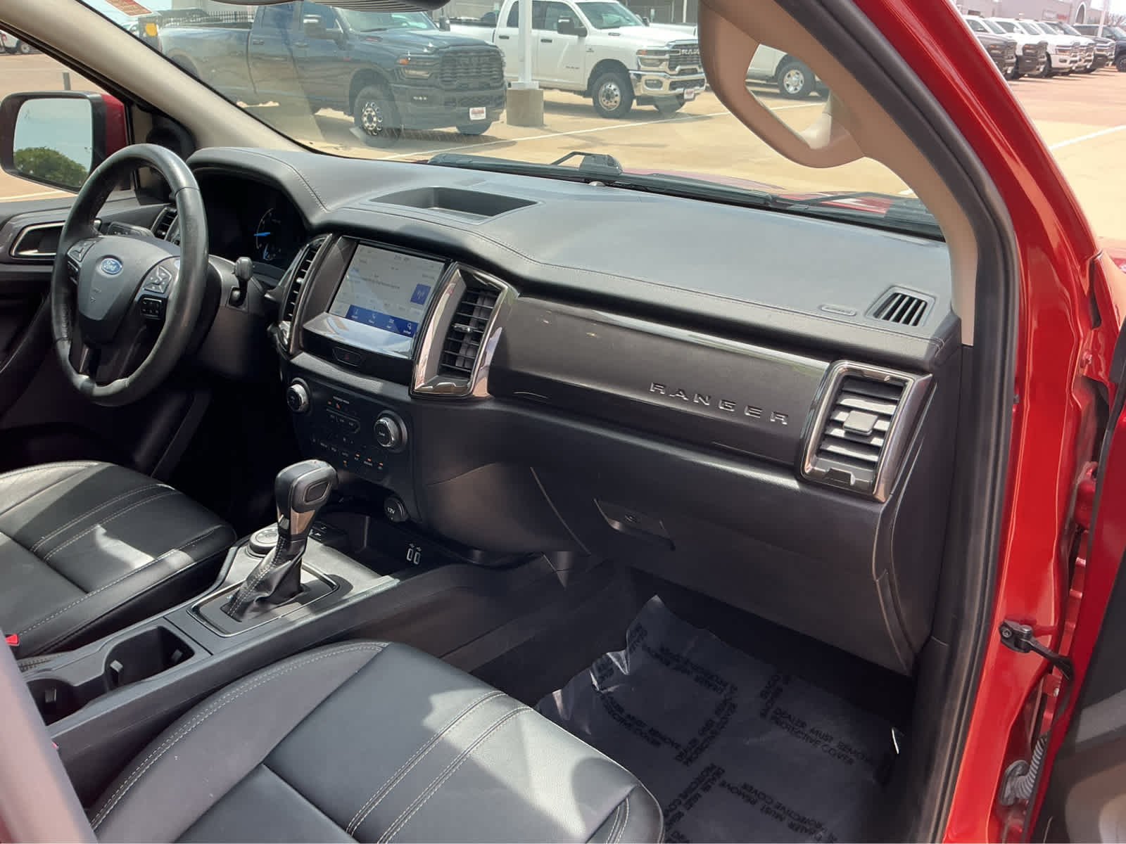 Used 2022 Hot Pepper Red Metallic Tinted Clearcoat Ford LARIAT image 19