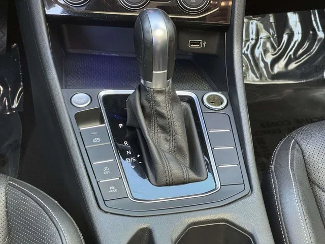 Used 2019 Gray Volkswagen SEL Premium image 21