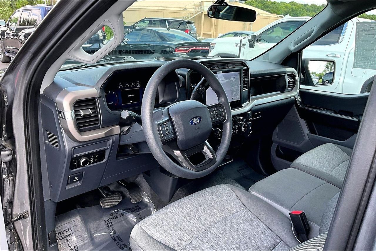 Used 2024 Carbonized Gray Metallic Ford XL image 17