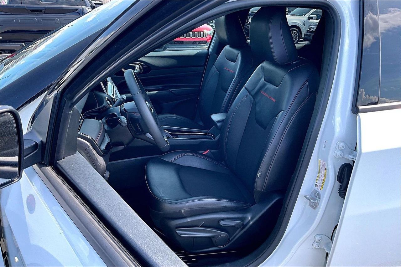 Used 2025 Bright White Clearcoat Jeep Trailhawk 4x4 image 14