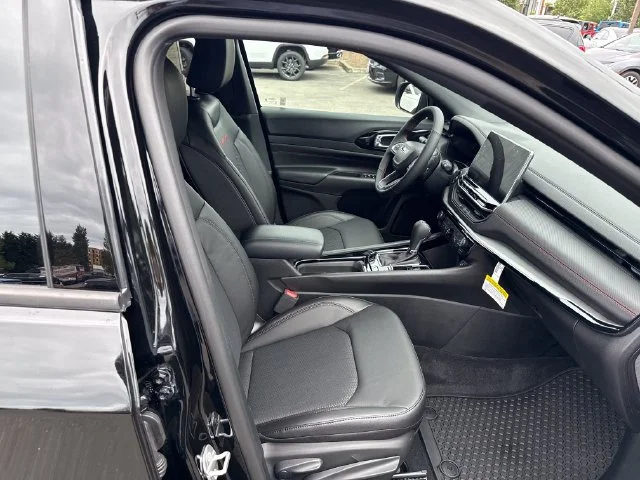 New 2026 Diamond Black Crystal Pearl-Coat Exterior Paint Jeep Trailhawk image 9