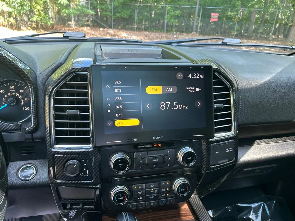 Used 2015 Black Ford Lariat image 17