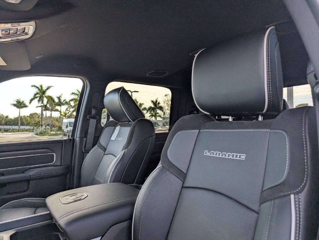 2026 RAM 3500 Laramie - Photo 12