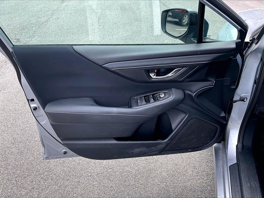 Used 2025 Ice Silver Metallic Subaru Premium image 9