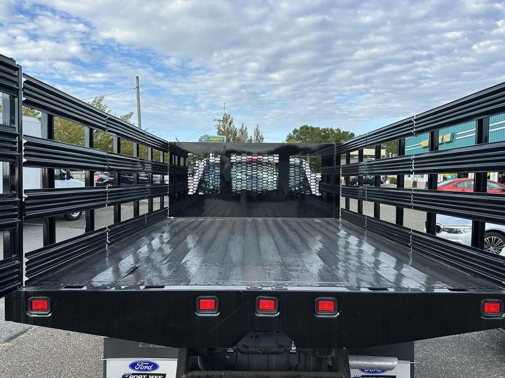 New 2024 Oxford White Ford F-350® XL image 10