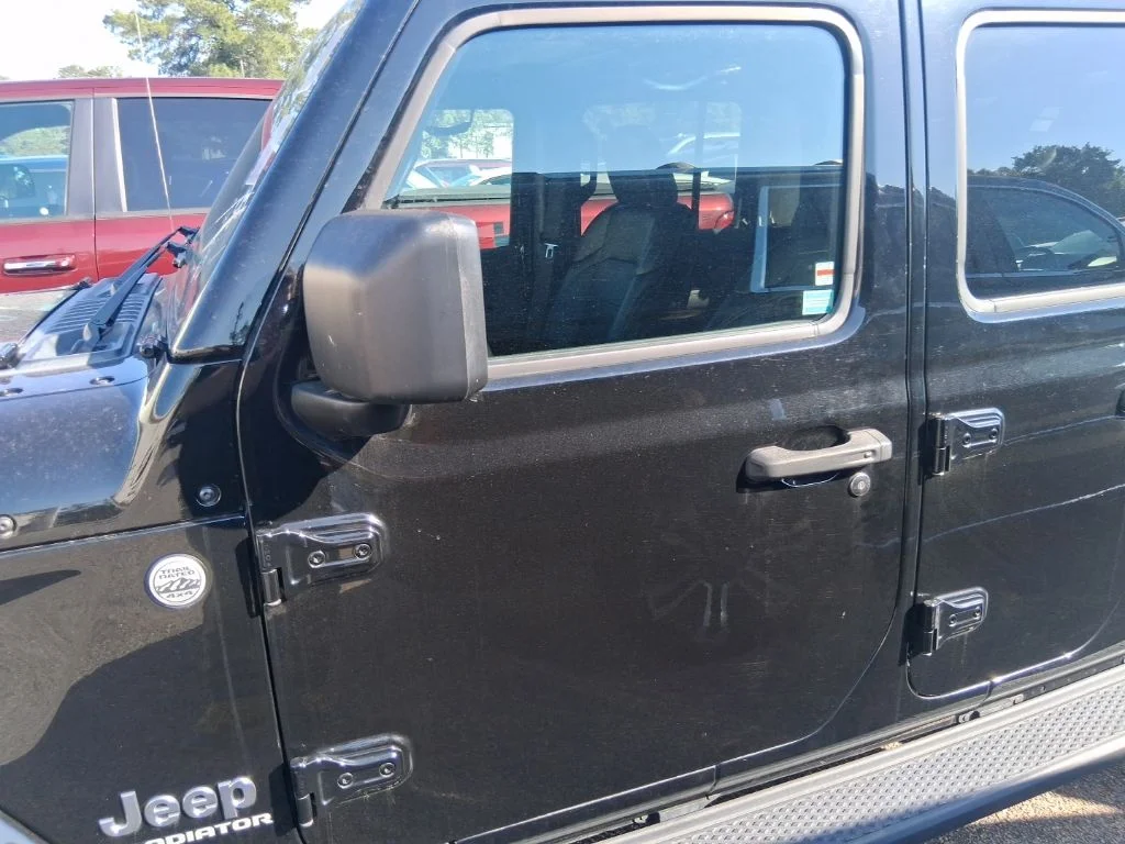 Used 2021 Black Jeep Overland image 10