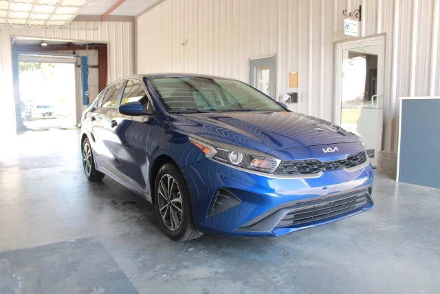 Used 2023 Blue Kia LXS image 5
