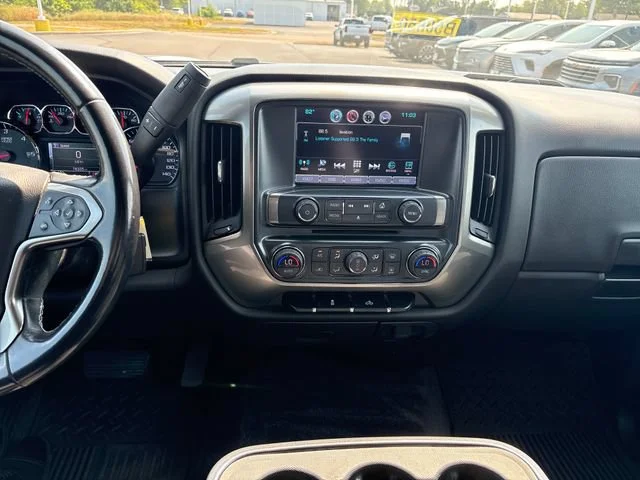 Used 2019 DEEP OCEAN BLUE METALLIC Chevrolet LT image 21