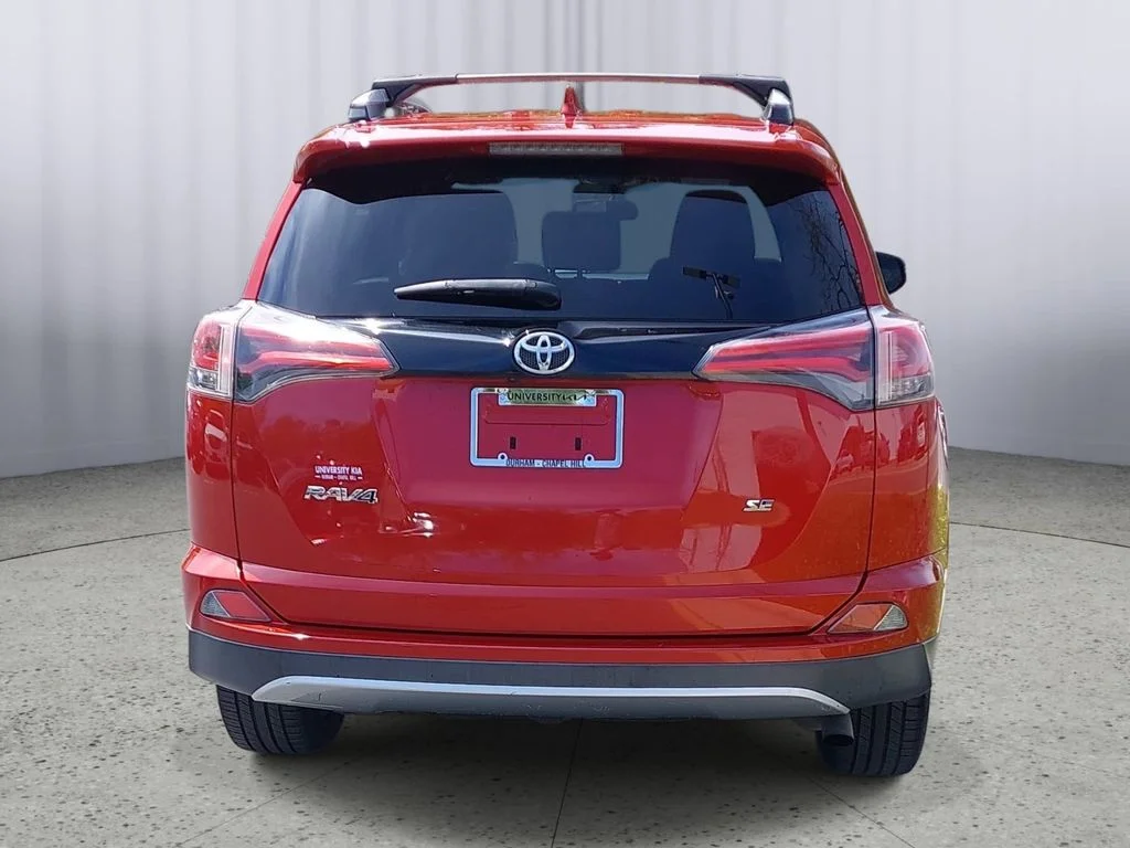 Used 2016 Red Toyota SE image 4