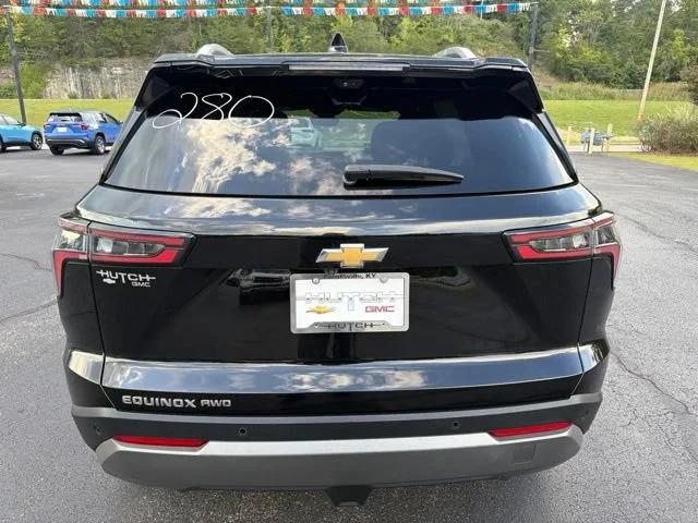 Used 2025 Mosaic Black Metallic Chevrolet LT image 6