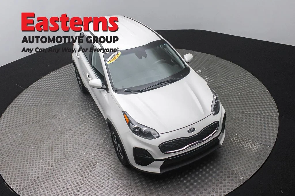 Used 2022 White Kia LX image 3