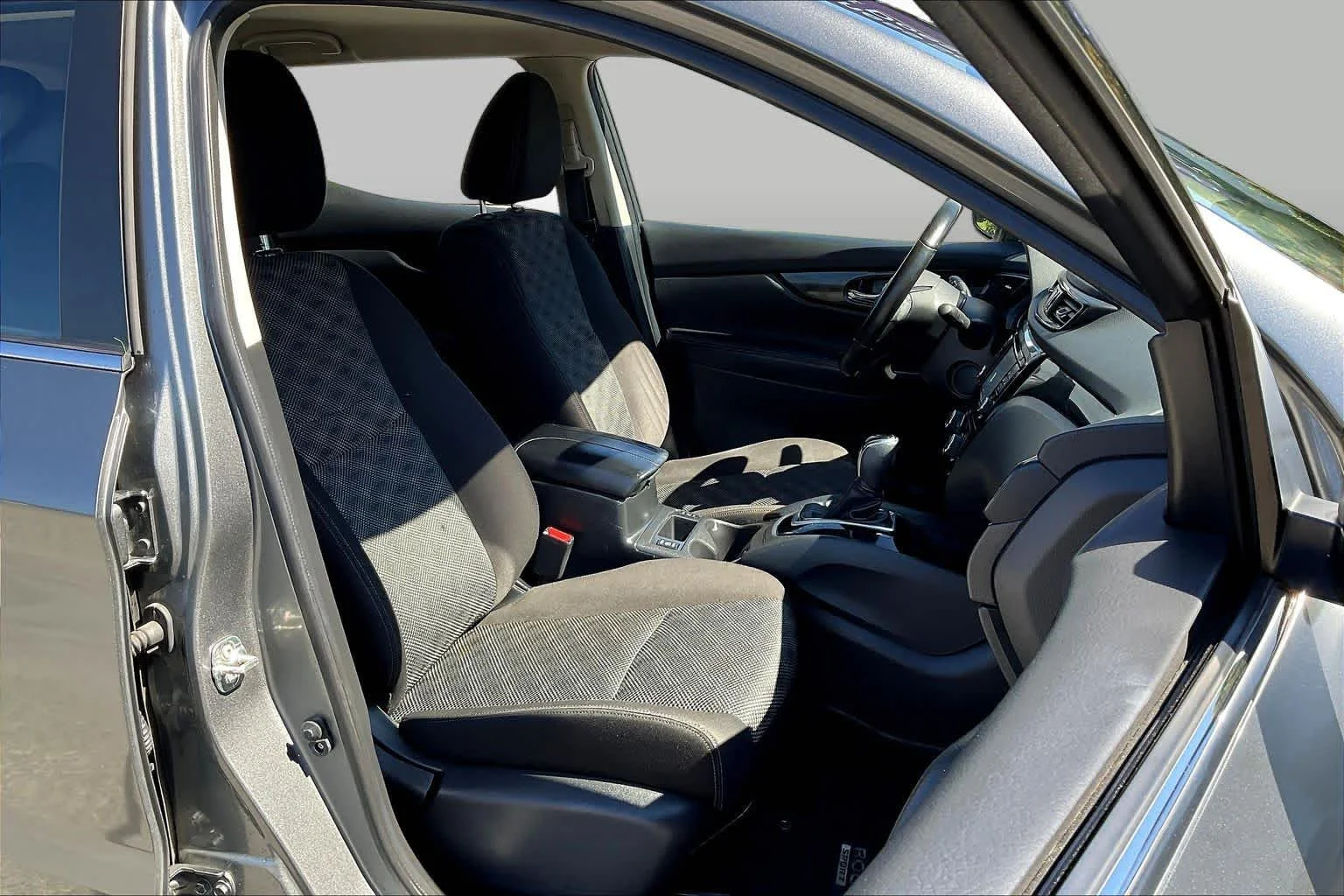 Used 2018 Gun Metallic Nissan SV image 9