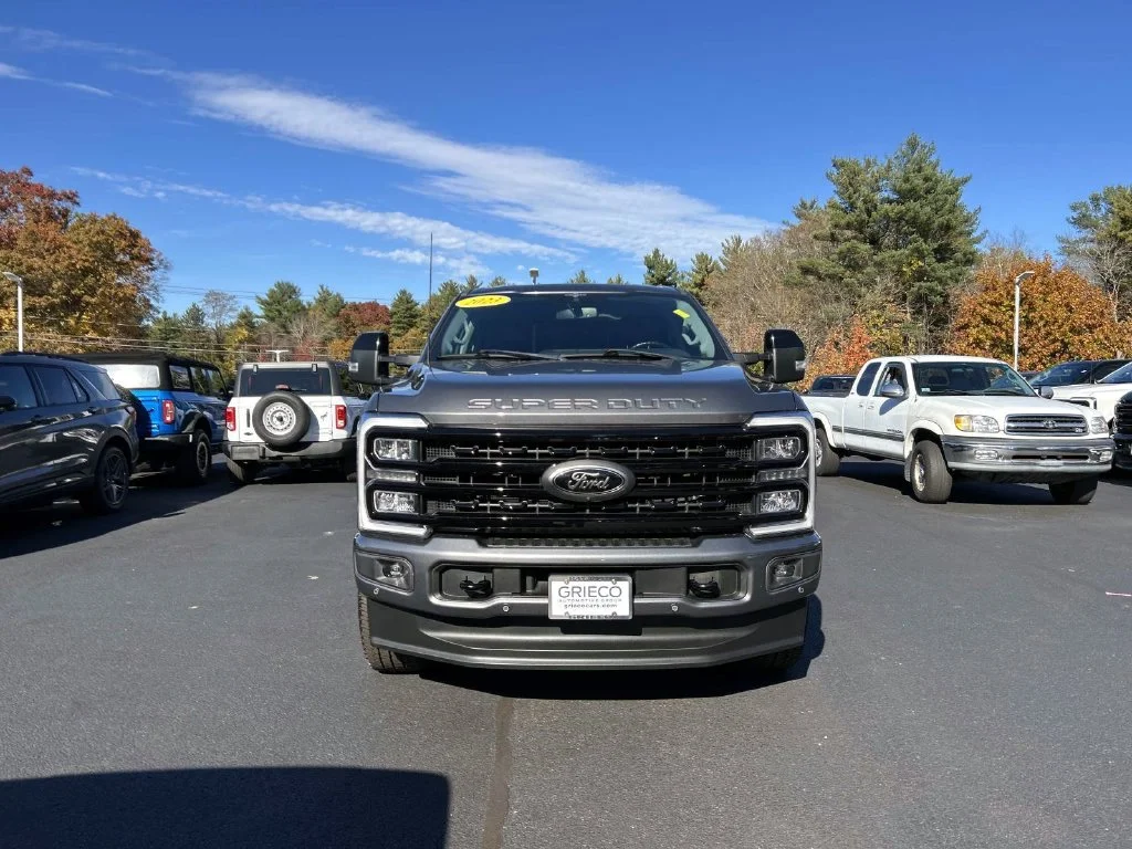 Used 2023 Gray Metallic Ford Lariat image 8