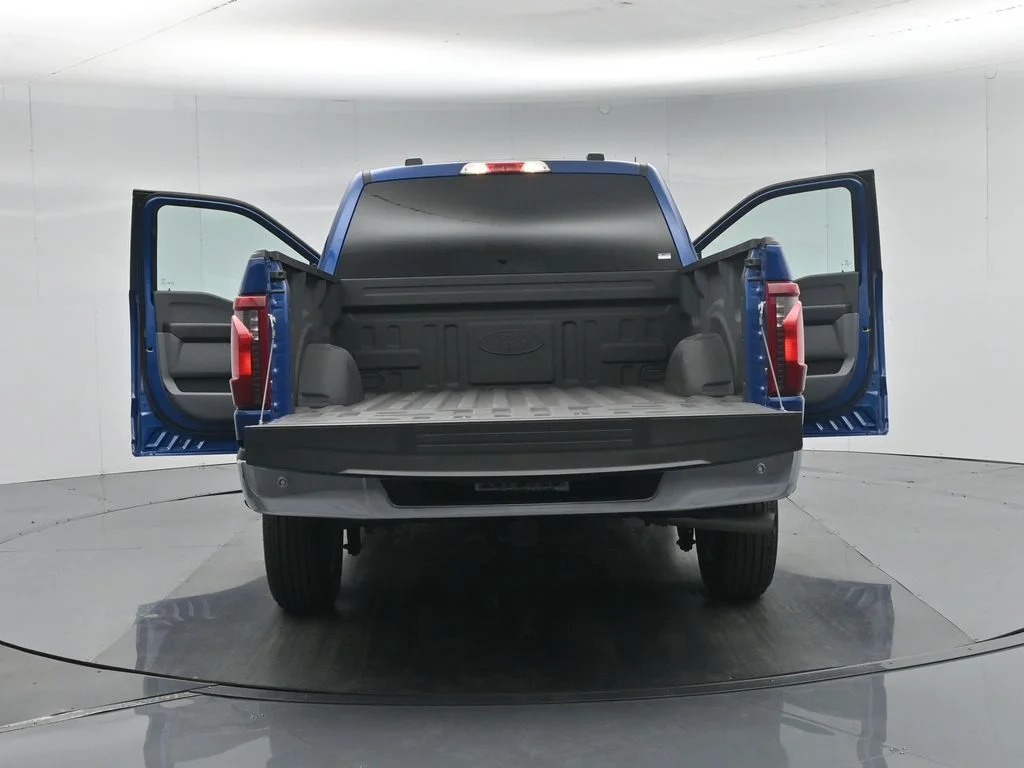 New 2026 Oxford White Ford XLT image 28