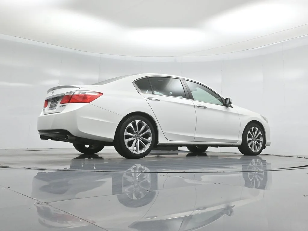 Used 2013  Honda Sport image 43