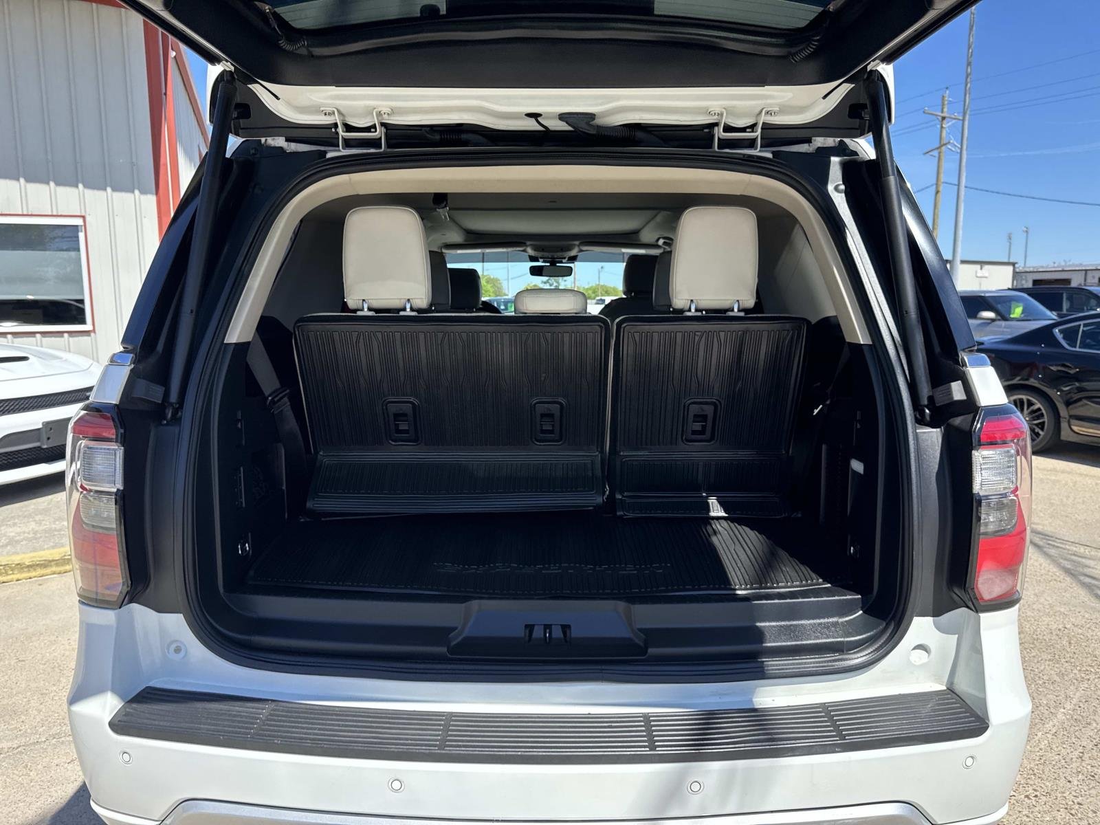 Used 2021 Star White Metallic Tri-Coat Ford Platinum image 8
