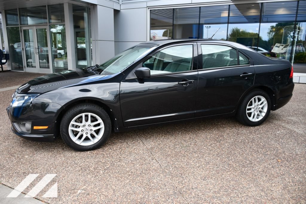 Used 2012 Gray Ford S image 2
