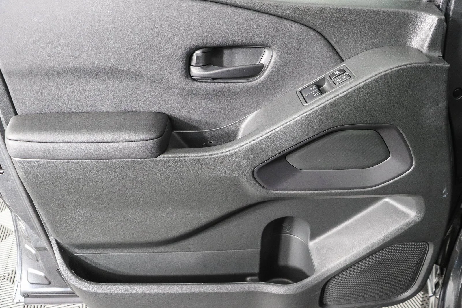 New 2027 Gray Nissan S image 22