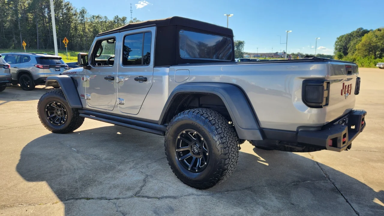 Used 2020 Silver Jeep Rubicon image 5