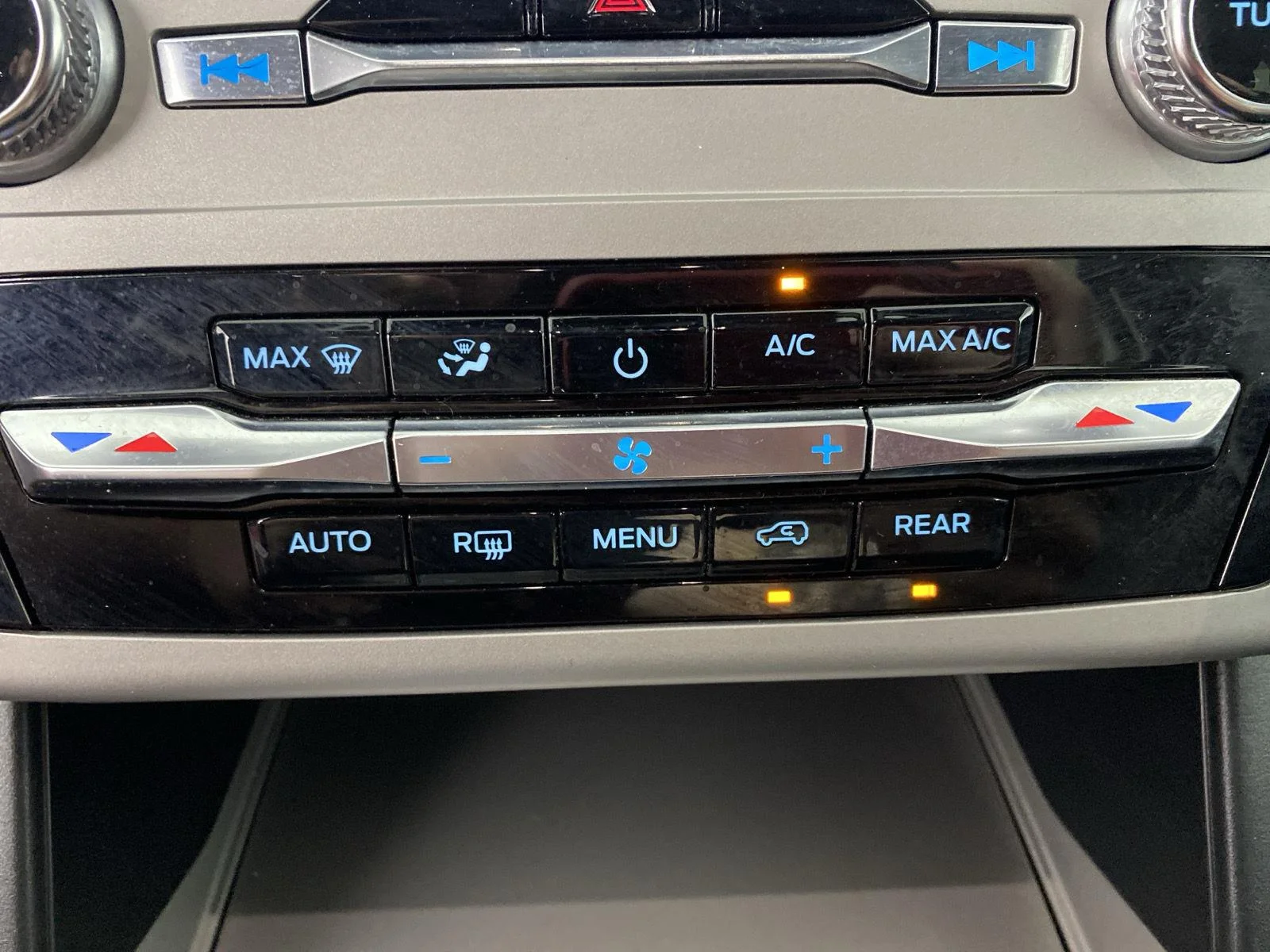 Used 2024 Agate Black Ford XLT image 38