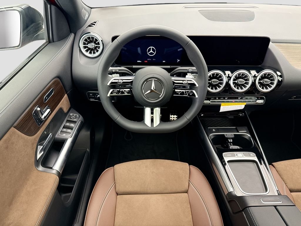 New 2026 MANUFAKTUR Patagonia Red Metallic Mercedes-Benz GLA 250 image 10