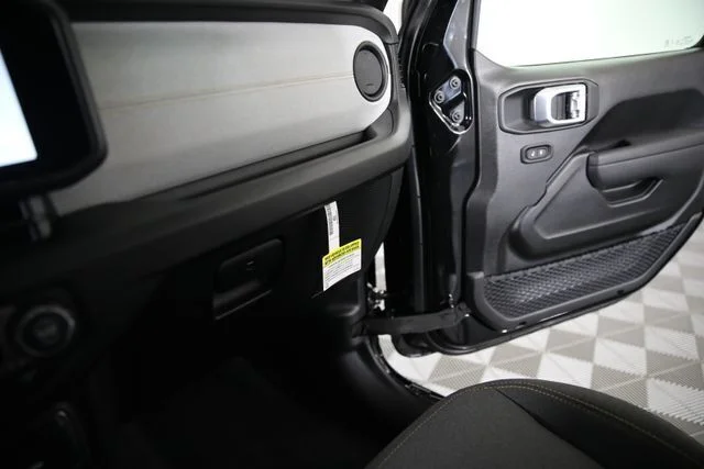 New 2026 Black Clear-Coat Exterior Paint Jeep Sport S image 15
