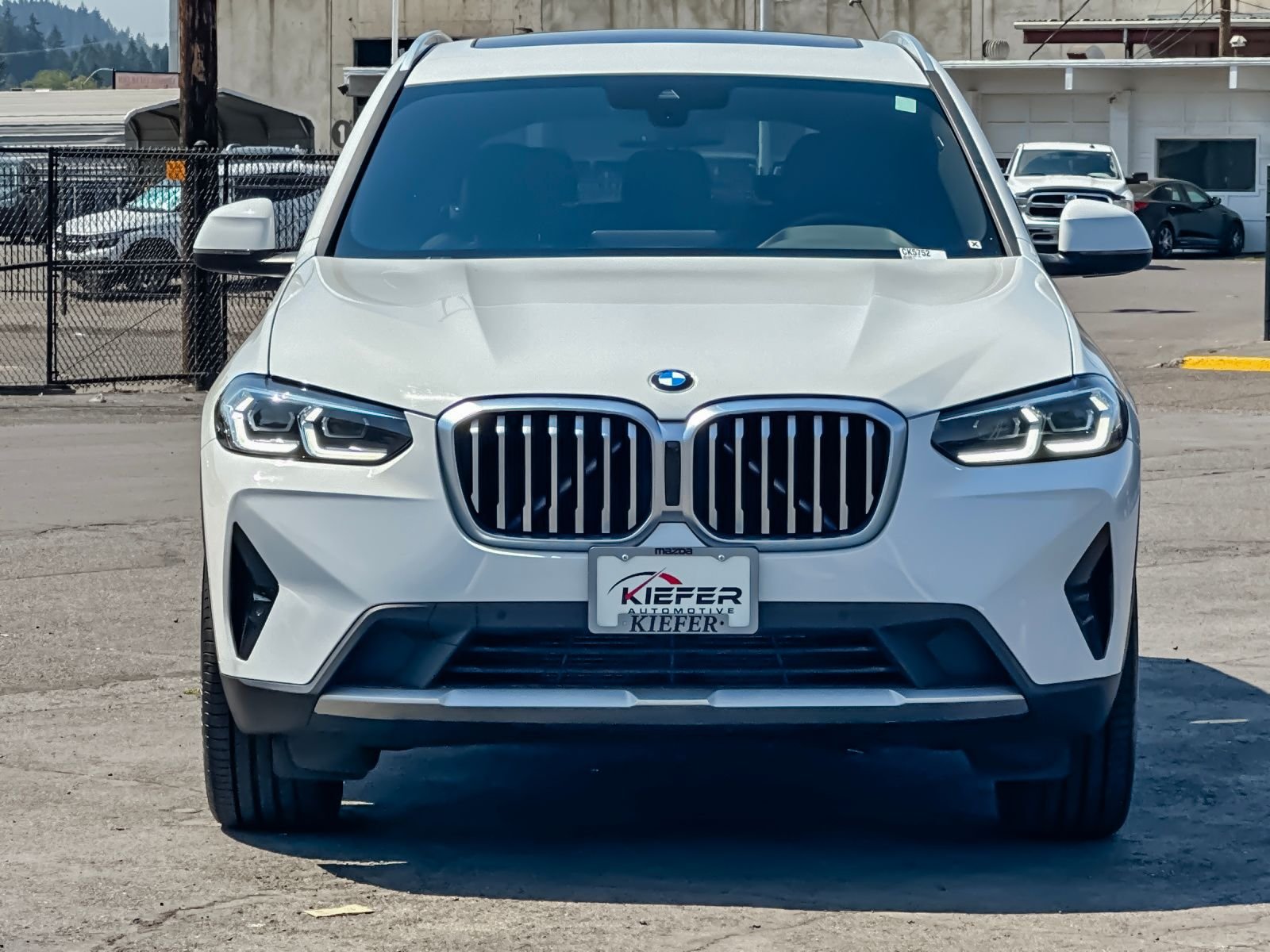 Used 2024  BMW xDrive30i image 8