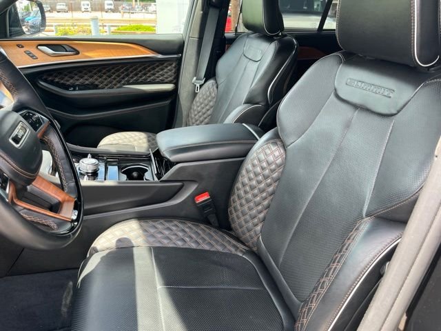 Used 2023 Diamond Black Jeep Summit Reserve 4xe image 9