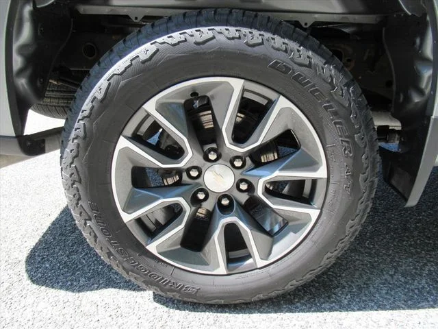 Used 2024 Gray Chevrolet LT image 8