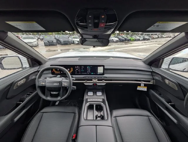 New 2027 White Kia S image 34