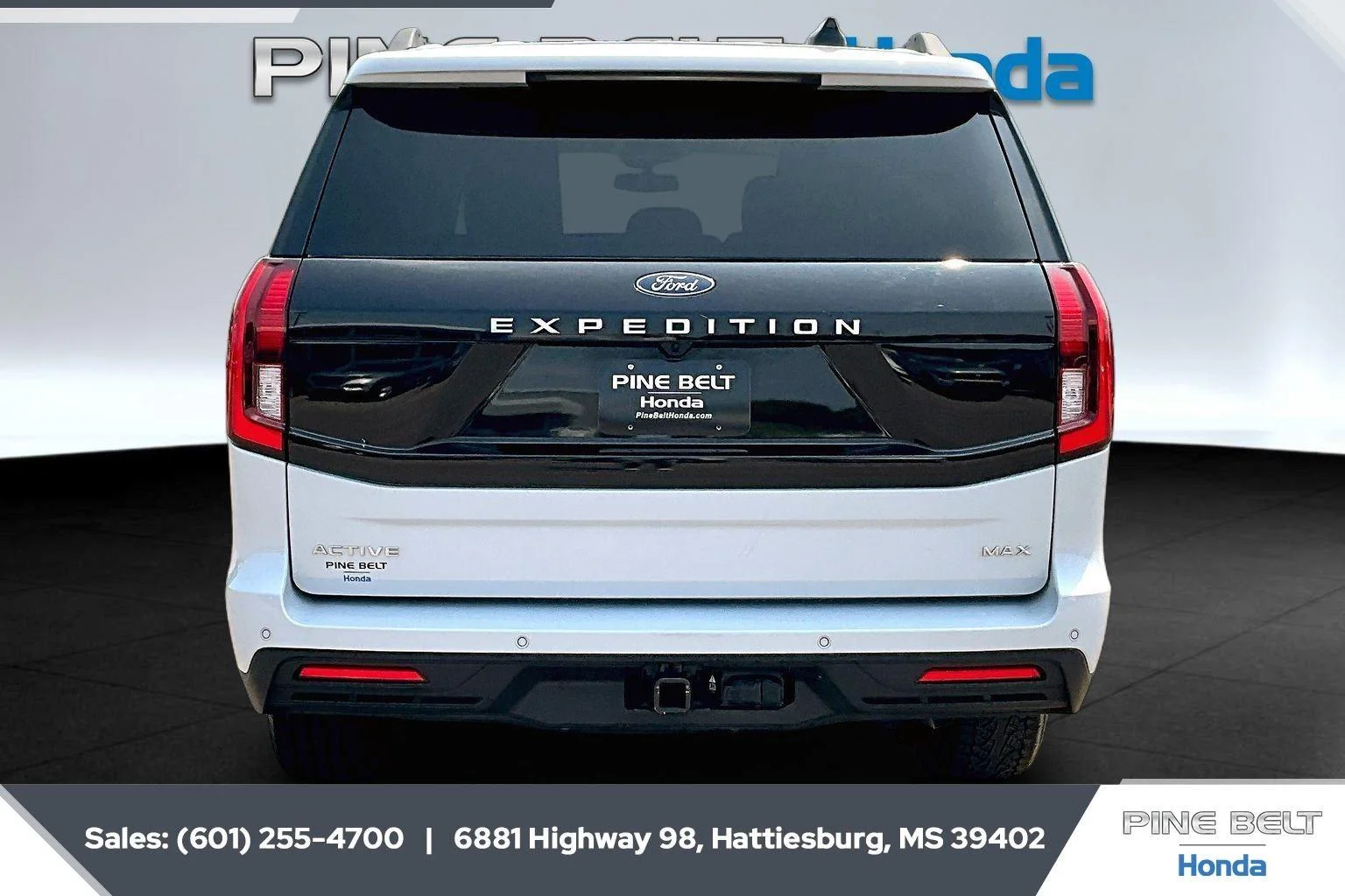 Used 2025 Space Silver Ford Active image 4
