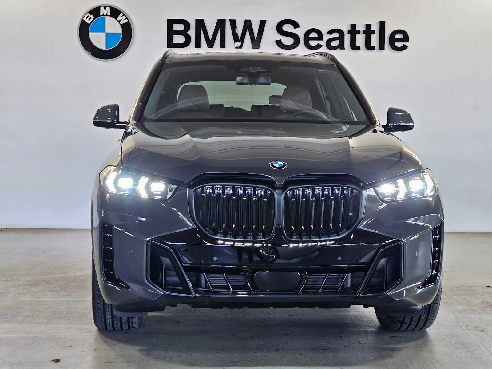 New 2026 Dravit Grey Metallic BMW xDrive40i image 6