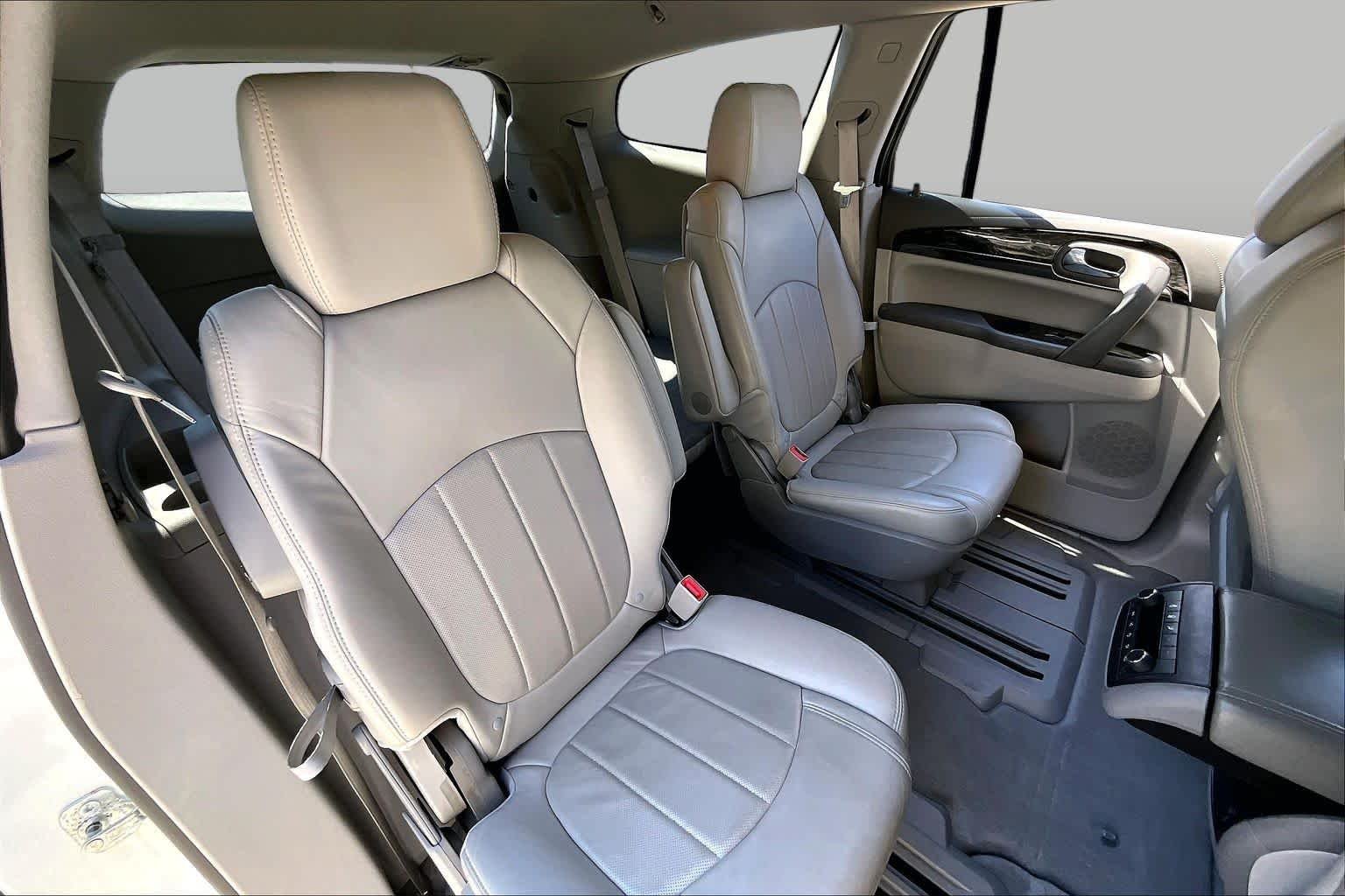 Used 2013 White Diamond Tricoat Buick Premium image 18