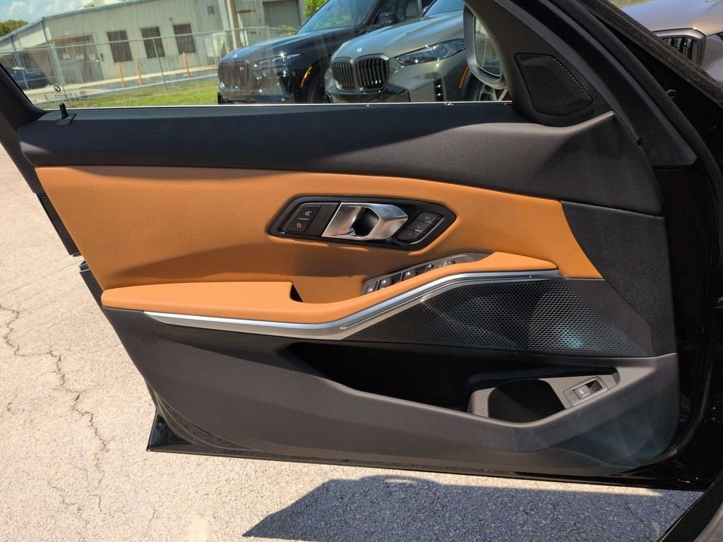 New 2026 Black Sapphire Metallic BMW 330i xDrive image 30