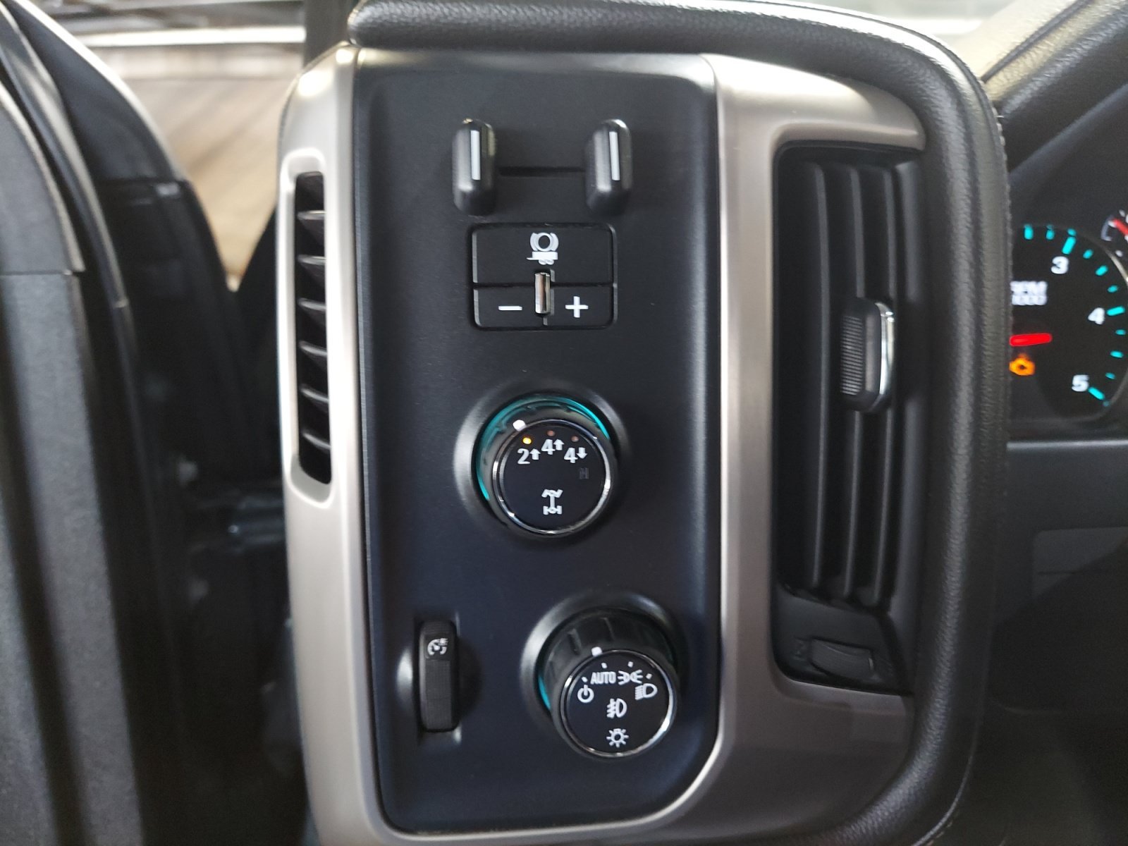 Used 2018 Dark Slate Metallic GMC Denali image 28