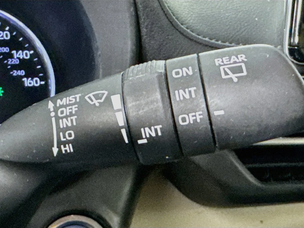 Used 2022 Wind Chill Pearl Toyota Limited image 14