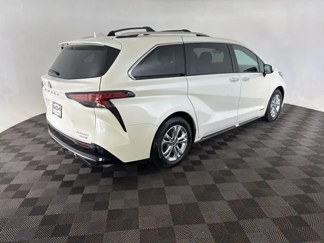 Used 2021 White Toyota Platinum image 7